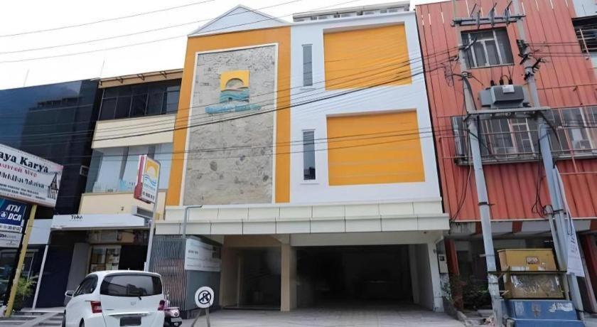 Makassar Beach Inn 2*